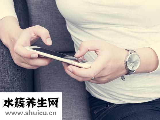 長白睫毛是怎么回事