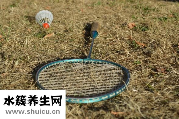 怎么選羽毛球