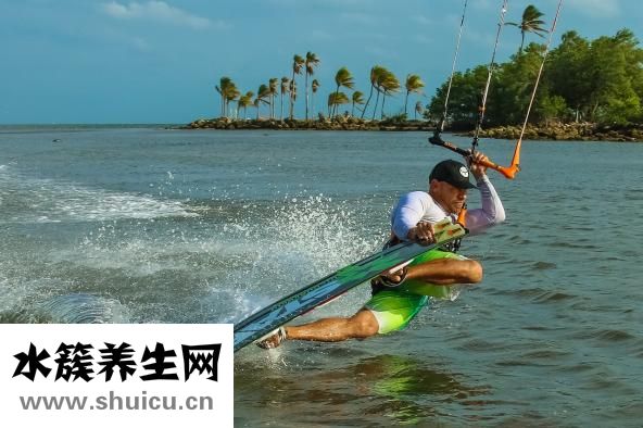 小便特別黃怎么回事