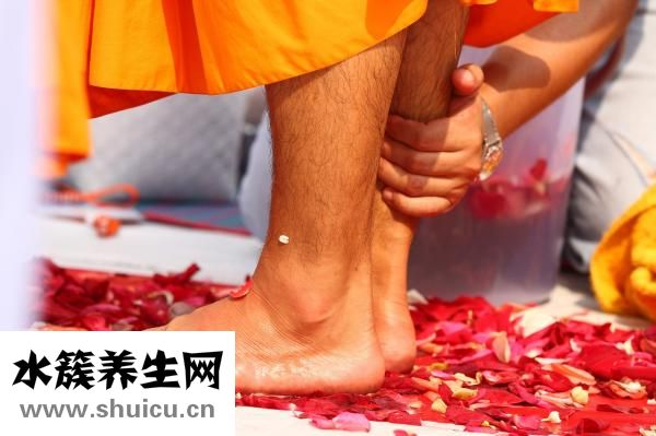 胸大肌怎么練