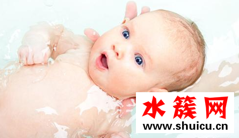 寶寶游泳嗆水怎么辦？