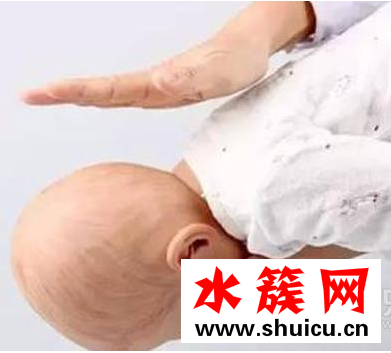 寶寶游泳嗆水怎么辦？