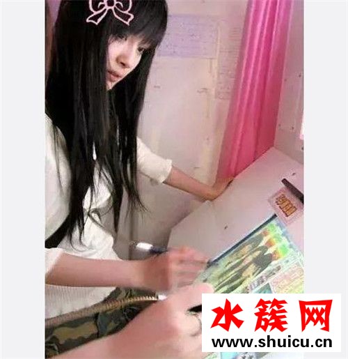 楊冪大頭貼舊照曝光 整容沒整容你們心里沒點數?