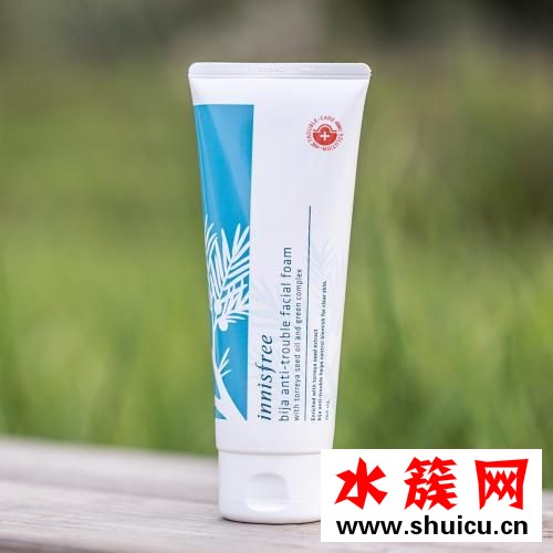 臉上有青春痘可以用洗面奶嗎
