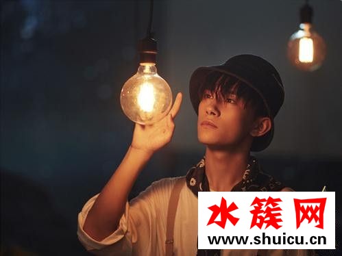 幻樂之城易烊千璽唱的什么歌完整歌詞介紹