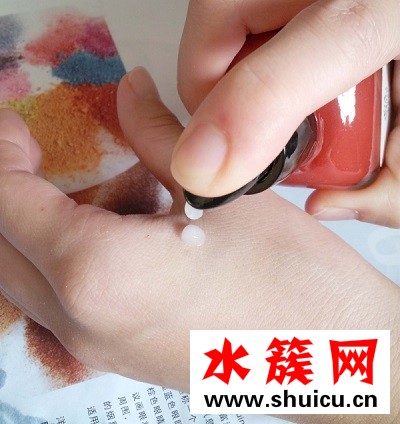 善草紀護膚品有激素嗎