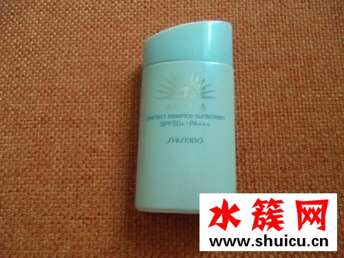 安耐曬藍瓶需要卸妝嗎