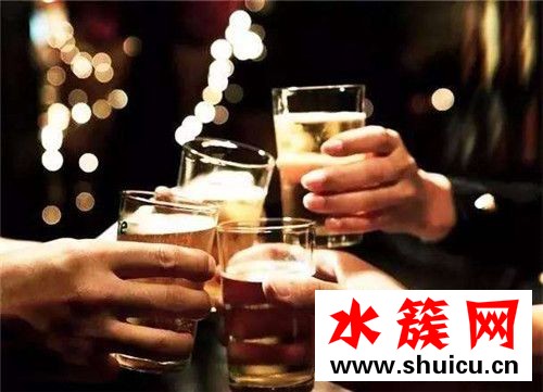 喝酒后身上淤青屬于酒精中毒嗎