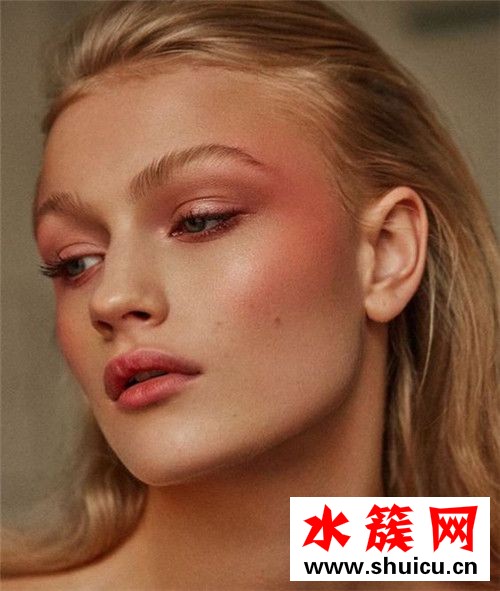 2019流行色珊瑚橙妝容 打造親切自然的好氣色