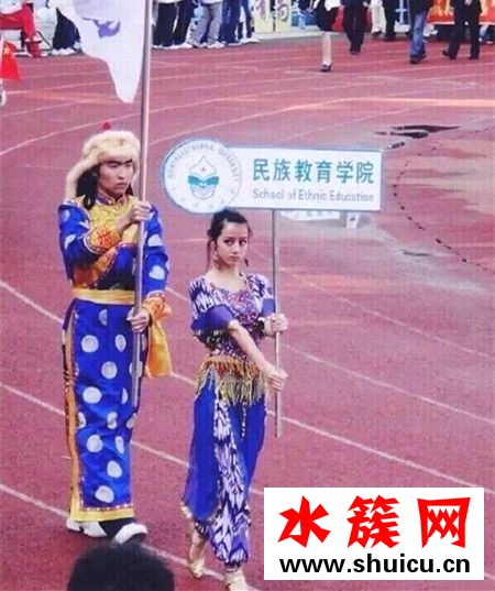 迪麗熱巴童年照曝光 從小美到大絕對沒整容 迪麗熱巴整容了嗎