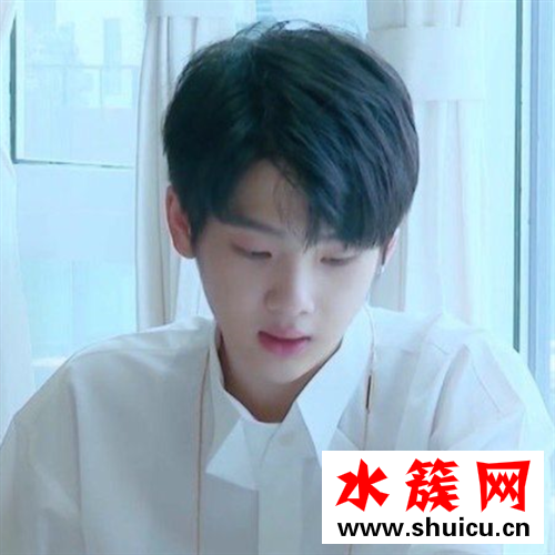 男生夏天適合剪什么頭型