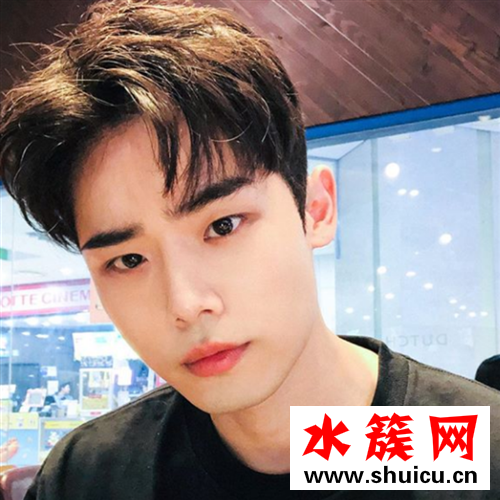 男生夏天適合剪什么頭型