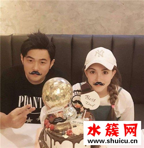 周杰倫曝童顏照