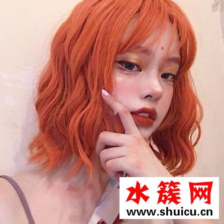 紅色頭發抖音流行女