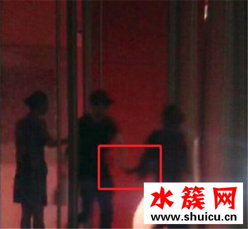 馮紹峰接機趙麗穎
