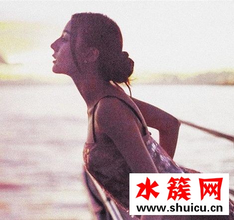 迪麗熱巴近照