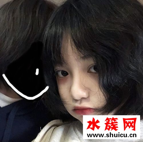 后腦勺凸起剪短發好看嗎