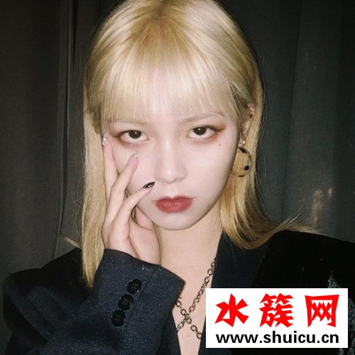 后腦勺凸起剪短發好看嗎